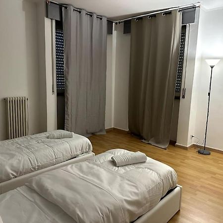 Leone D'Oro - Full Apartment Mestre Bagian luar foto