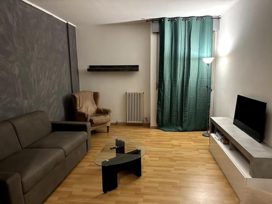Leone D'Oro - Full Apartment Mestre Bagian luar foto