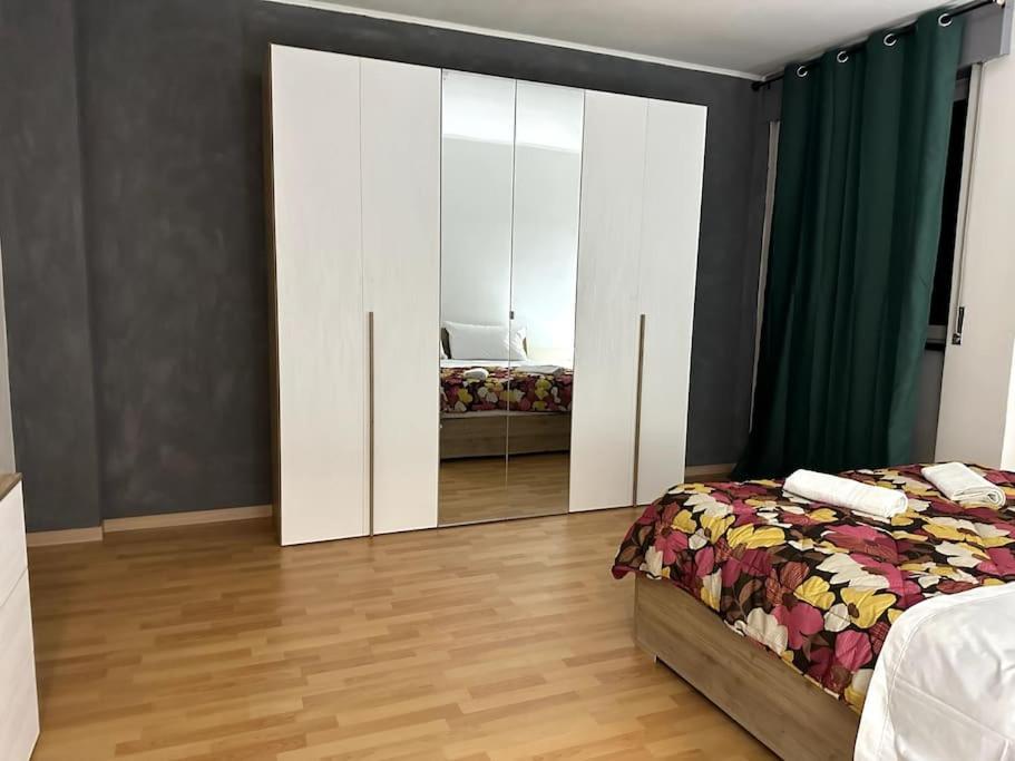 Leone D'Oro - Full Apartment Mestre Bagian luar foto